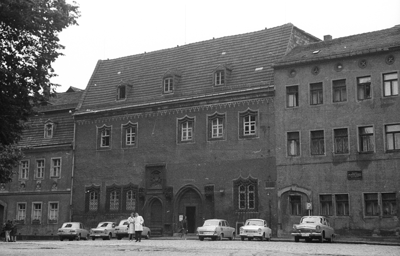Germany, Meissen, Domplatz., 1966, Krasznai Gyula, Czechoslovak brand, German brand, Trabant-brand, Soviet brand, GAZ-brand, street view, Skoda-brand, Wartburg-brand, GDR, M21 Wolga, Fortepan #45965