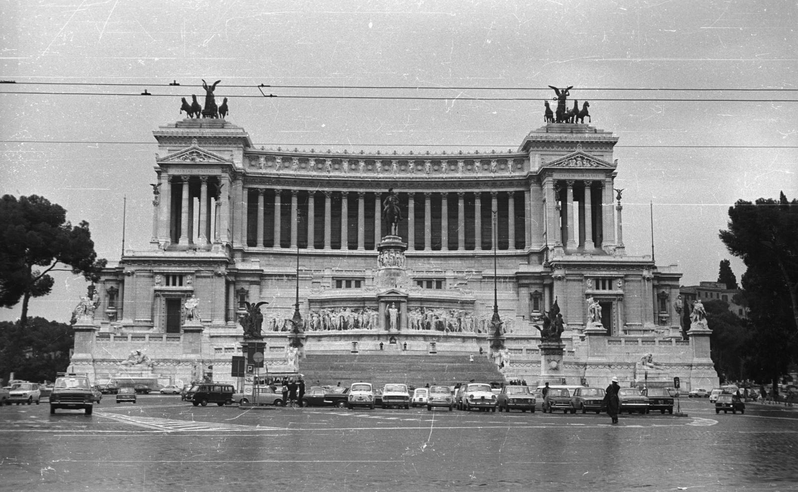 Italy, Rome, II. Viktor Emánuel emlékmű (Monumento a Vittorio Emanuele II)., 1971, Krasznai Gyula, monument, horse sculpture, Victor Emmanuel II-portrayal, Neoclassical architecture, Giuseppe Sacconi-design, Fortepan #45992