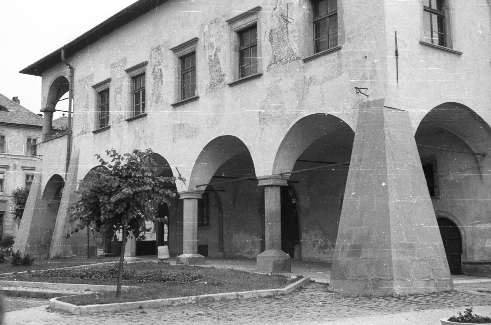Slovakia, Levoča, Városháza., 1962, Krasznai Gyula, Czechoslovakia, public building, renaissance, archway, Fortepan #46014