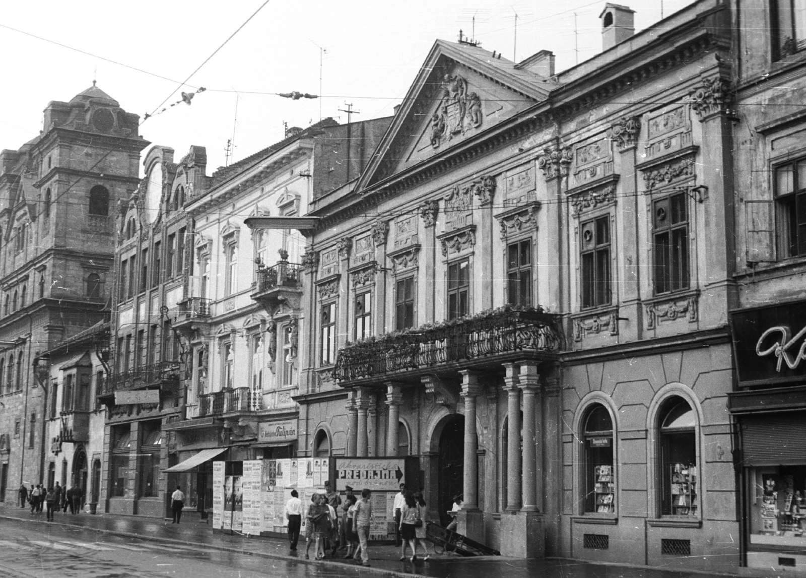 Slovakia, Košice, Fő utca (ulica Hlavná), régi városháza., 1967, Krasznai Gyula, Czechoslovakia, church, street view, balcony, palace, public building, János Langer-design, bay window, Fortepan #46028