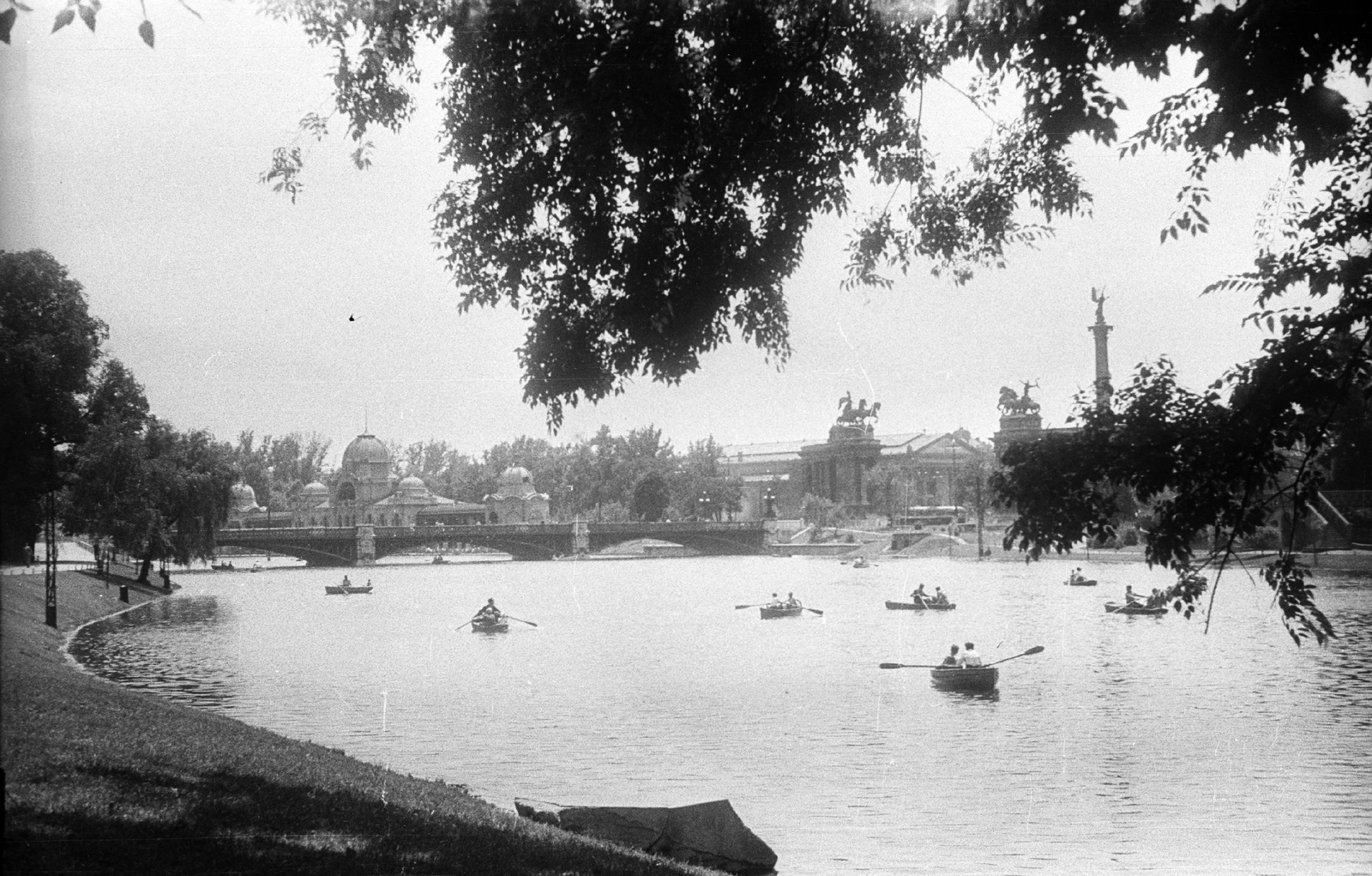 Magyarország, Városliget, Budapest XIV., Csónakázótó., 1956, Lencse Zoltán, Budapest, csónakázás, Fortepan #46061