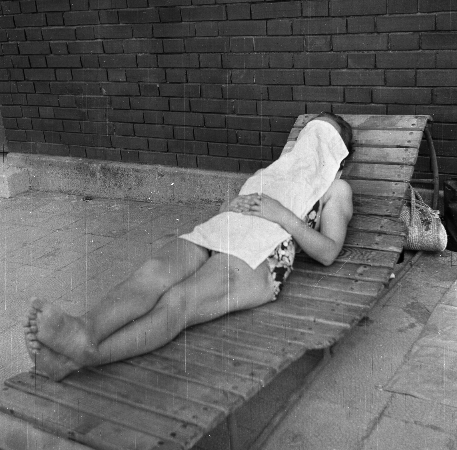 Hungary, Margit Islands, Budapest, Hajós Alfréd Nemzeti Sportuszoda., 1958, Eperjesi Gyula, bathing suit, beach bag, Fortepan #46166