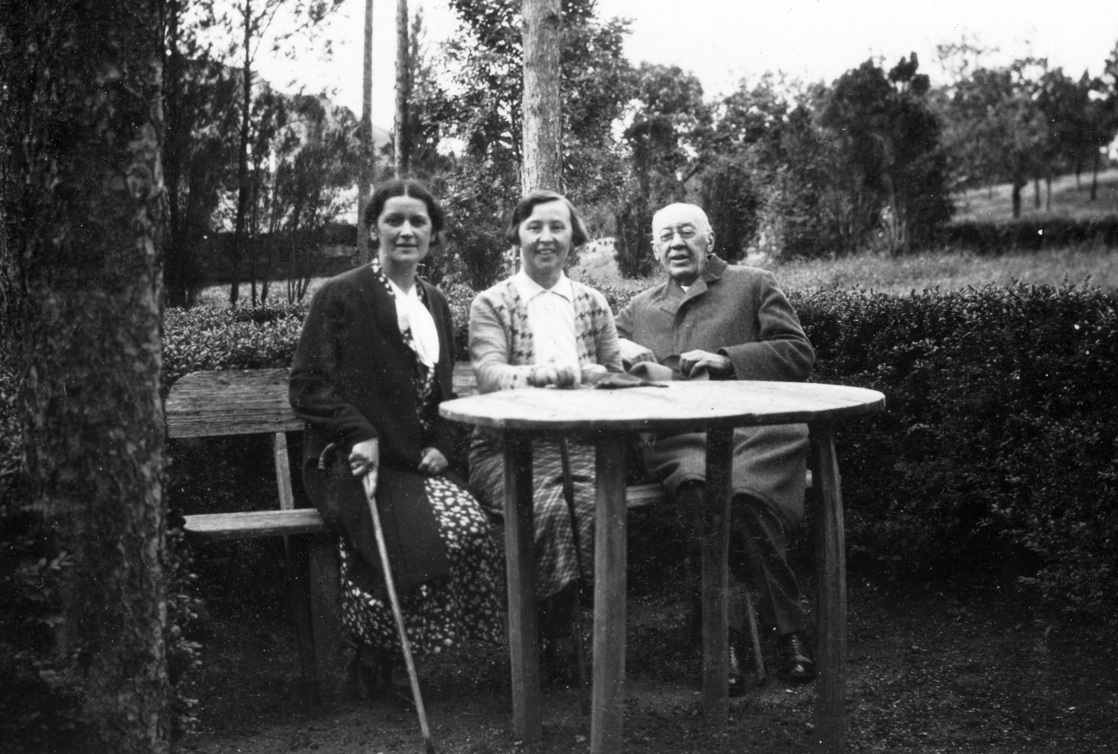 Hungary, Zalahaláp, 1937, Vojnich Pál, garden, table, Fortepan #46202