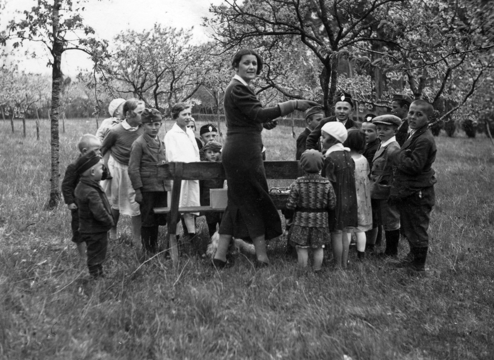 Hungary, Zalahaláp, Húsvét., 1937, Vojnich Pál, woods, kids, Fortepan #46221