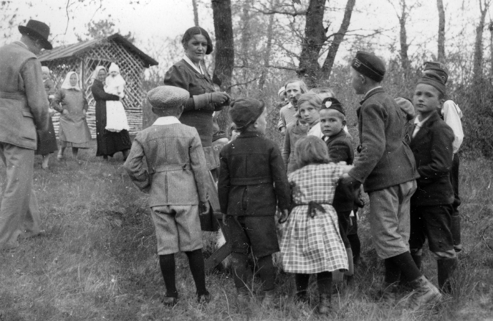 Hungary, Zalahaláp, Húsvét., 1937, Vojnich Pál, woods, kids, Fortepan #46222