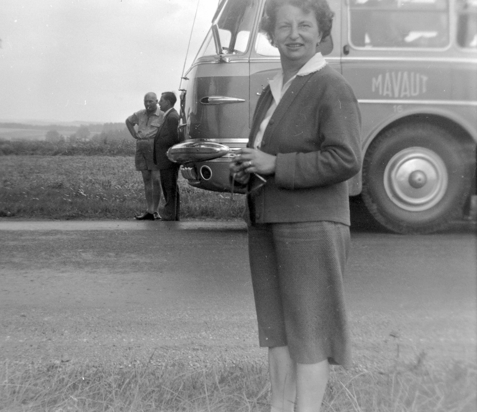 1961, Fortepan, portrait, bus, Hungarian brand, Ikarus-brand, MÁVAUT-organisation, lady, suit, skirt, blouse, cardigan, girls'n'cars, Fortepan #4623