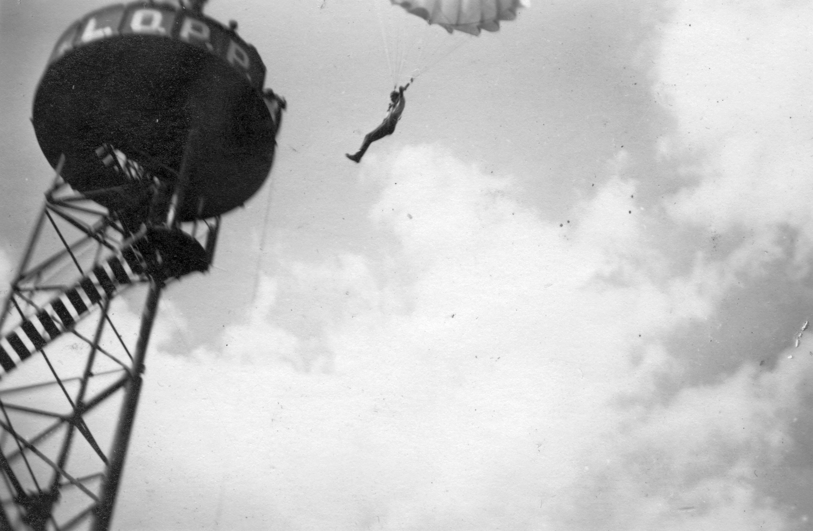 Poland, Lublin, ejtőernyős ugrótorony., 1939, Vojnich Pál, tower, diving tower, parachute, Fortepan #46276