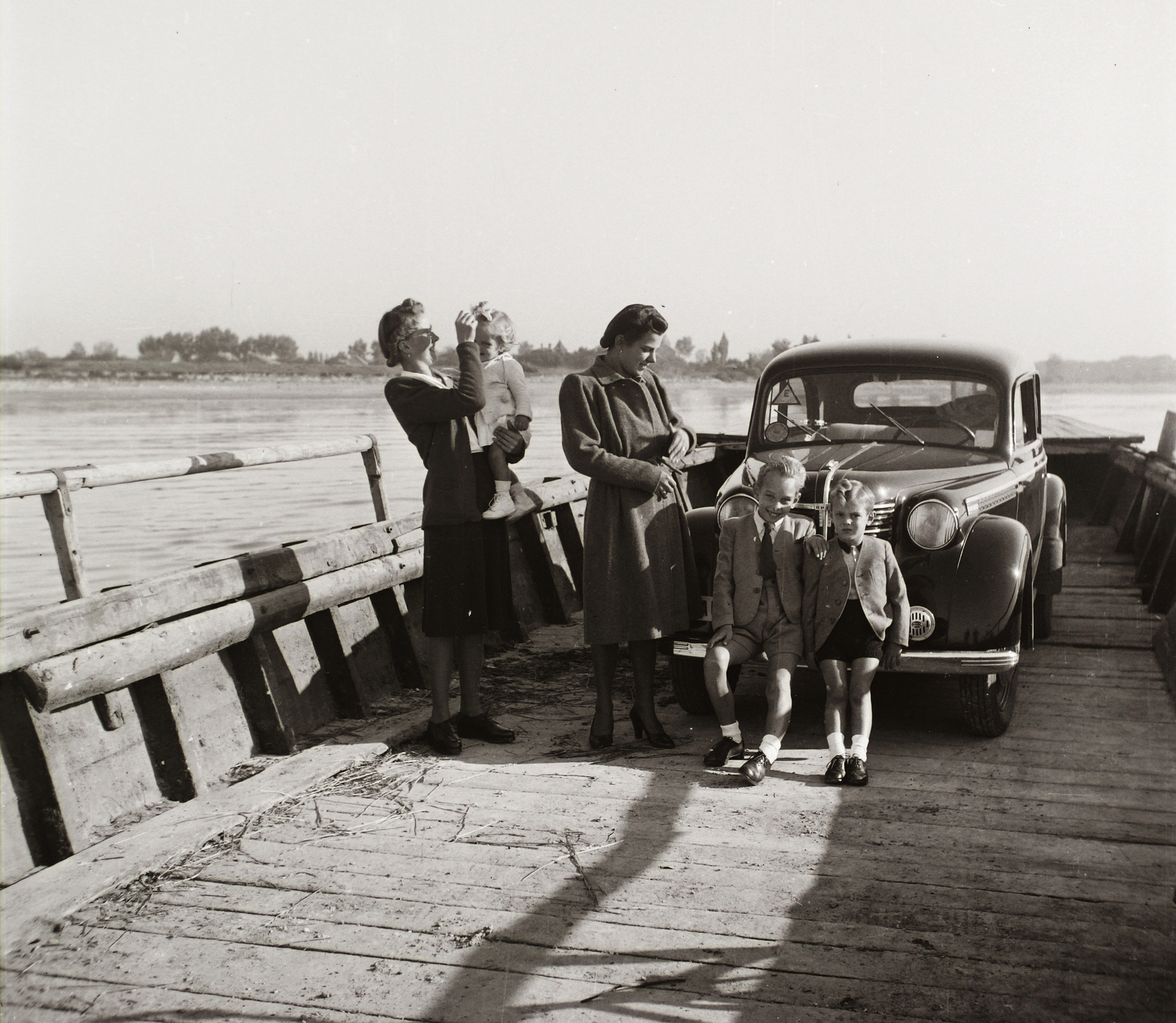 Magyarország, Halásztelek-Nagytétény rév., 1939, Korbuly, család, komp, folyó, német gyártmány, Opel-márka, automobil, Opel Olympia OL38, autón ülni, Fortepan #4632