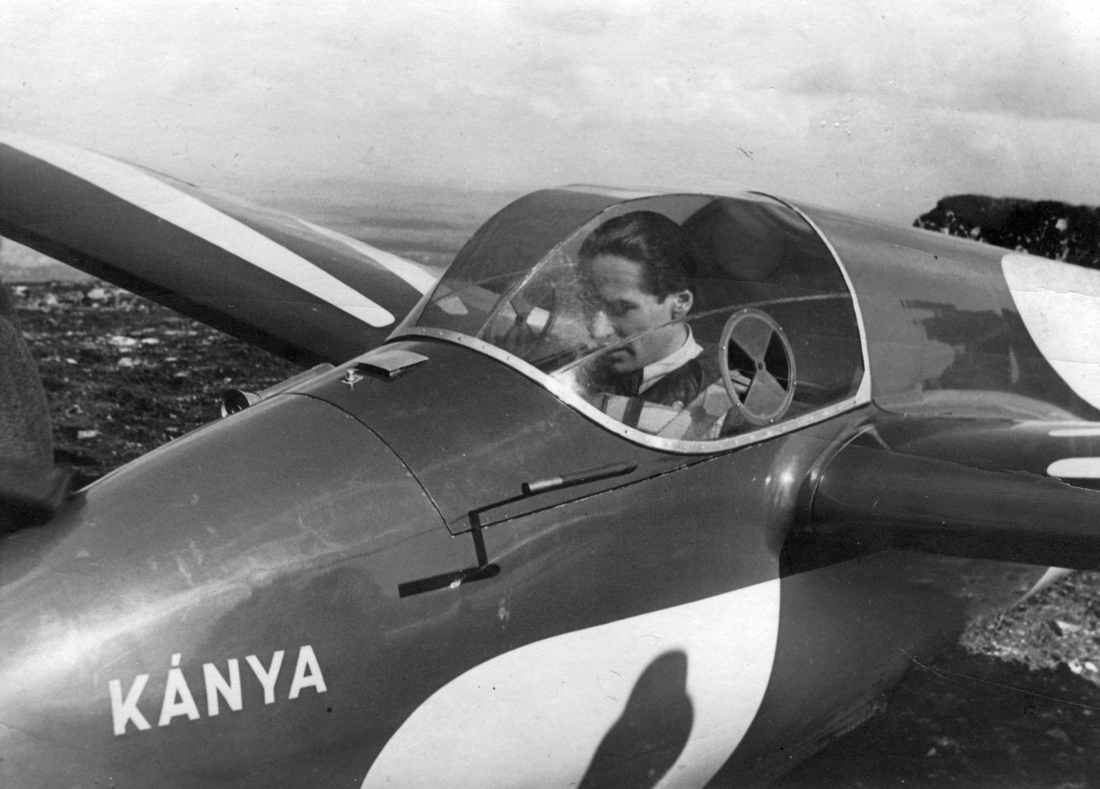Hungary, Hármashatárhegy Airport, Budapest II., Jancsó-Szokolay M-22 "Kánya" vitorlázó repülőgép., 1940, Vojnich Pál, Hungarian brand, airplane, sailplane, Budapest, Fortepan #46323
