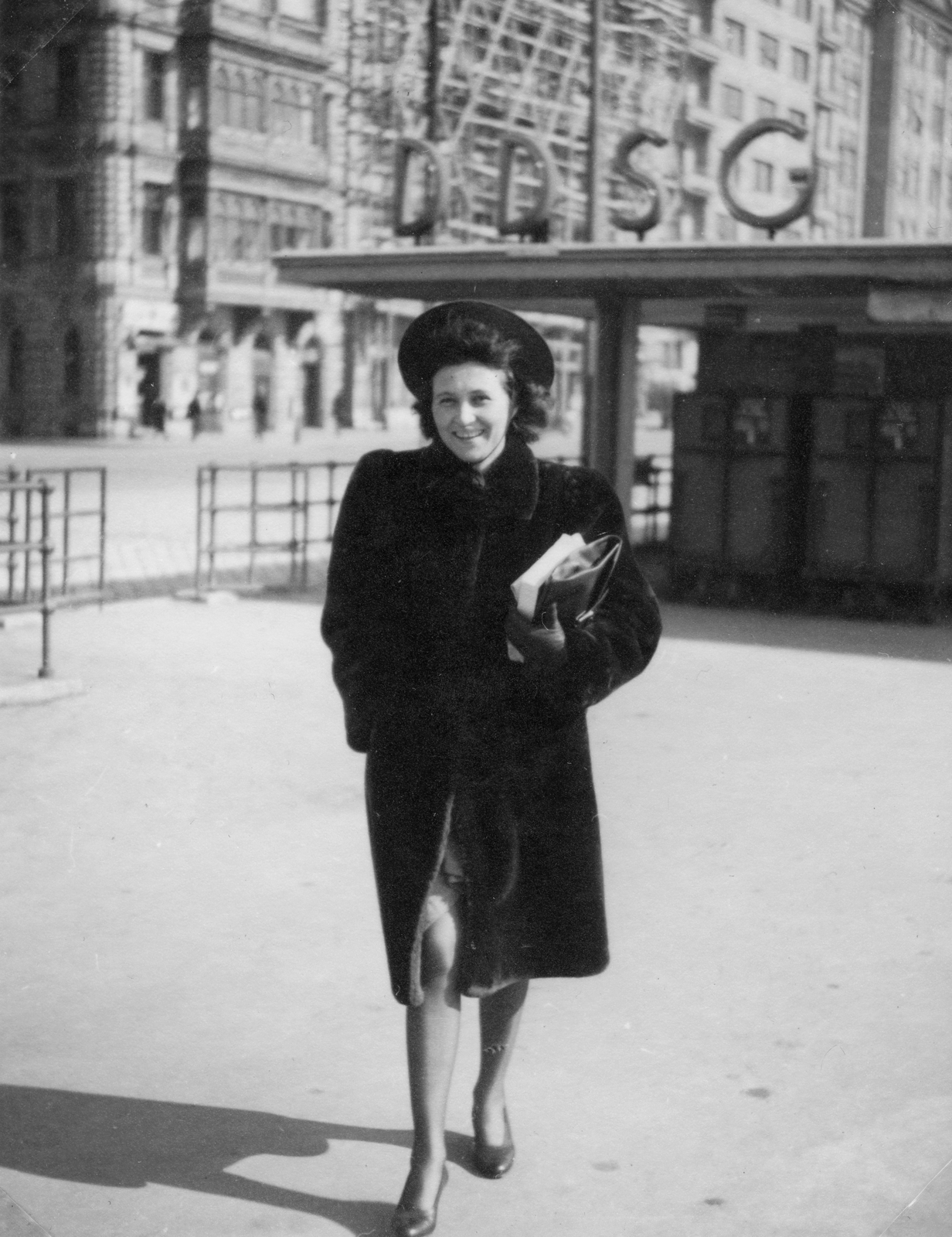 Hungary, Budapest V., Belgrád (Ferencz József) rakpart, nemzetközi (DDSG) hajóállomás, háttérben a Havas utca sarka., 1940, Vojnich Pál, Budapest, Fortepan #46325