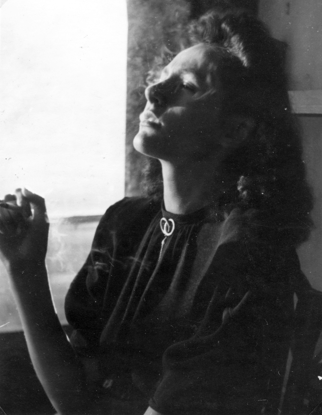 1941, Vojnich Pál, portrait, cigarette, smoking, lady, jewelry, summer dresses, Fortepan #46349