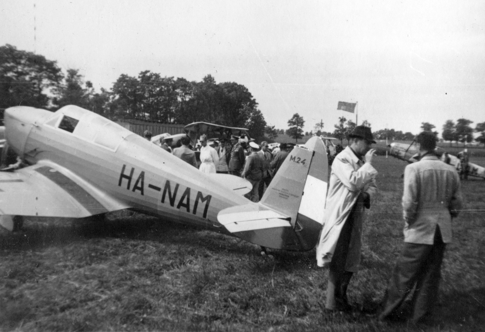 Hungary, Érd, repülőtér. Jancsó-Szegedy M-24 típusú repülőgép., 1941, Vojnich Pál, Hungarian brand, airplane, genre painting, airport, Szegedy-brand, Fortepan #46366