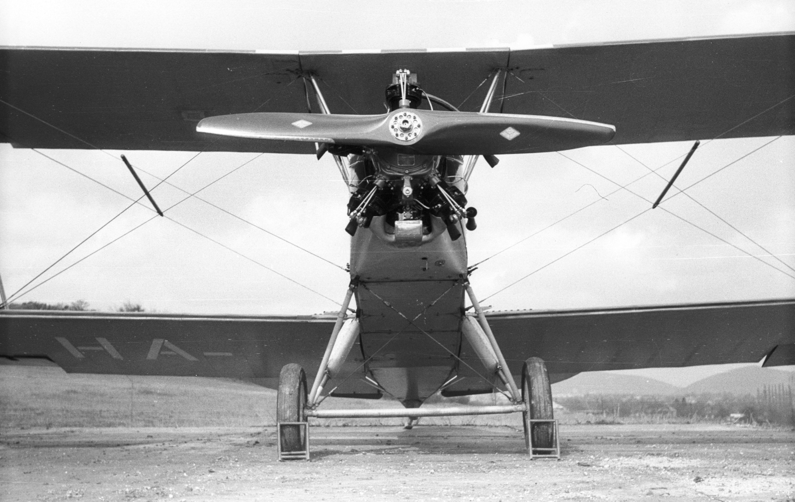 Magyarország, Hármashatárhegyi repülőtér, Budapest II., Polikarpov Po-2 típusú repülőgép., 1963, Mészáros Zoltán, szovjet gyártmány, repülőgép, Polikarpov-márka, Polikarpov Po-2, Budapest, Fortepan #46441