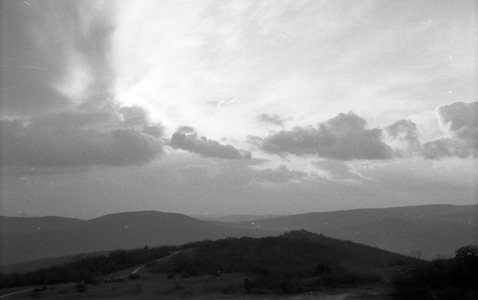 Hungary, Budapest II., Hármashatárhegy, kilátás a tetőről, előtérben az Újlaki-hegy, mögötte balra a Hárs-hegy., 1964, Mészáros Zoltán, Budapest, Fortepan #46508