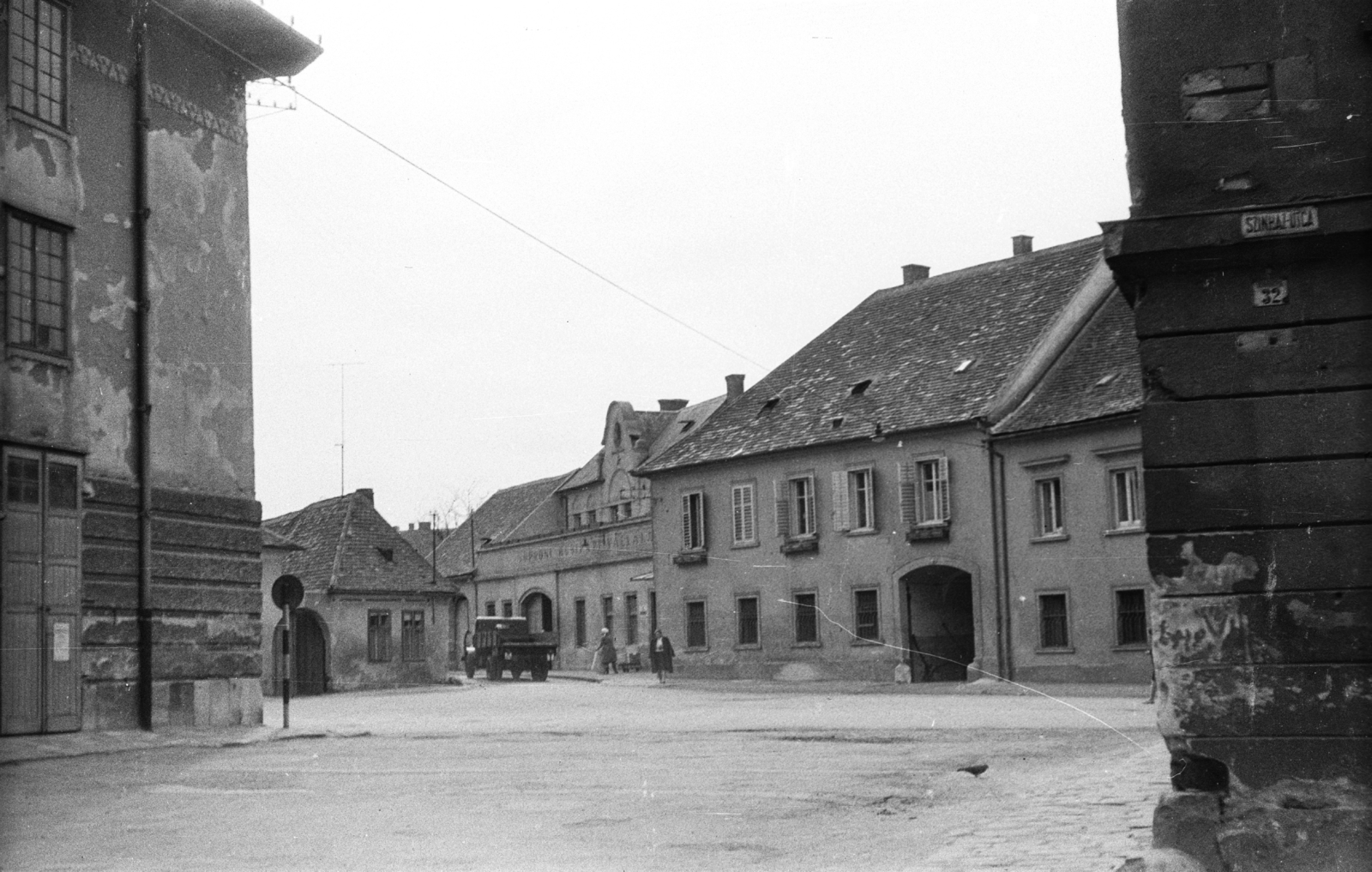 Magyarország, Sopron, Petőfi tér a Színház utcából, szemben a Hátulsó utca torkolata., 1963, Mészáros Zoltán, Fortepan #46532