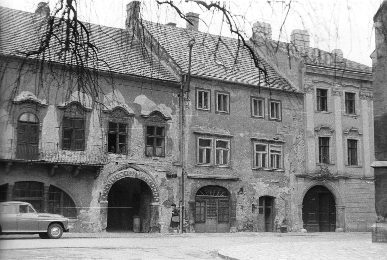 Magyarország, Sopron, Fő (Beloiannisz) tér a Kolostor utca felé nézve, balra a Gambrinus-ház., 1963, Mészáros Zoltán, Fortepan #46545