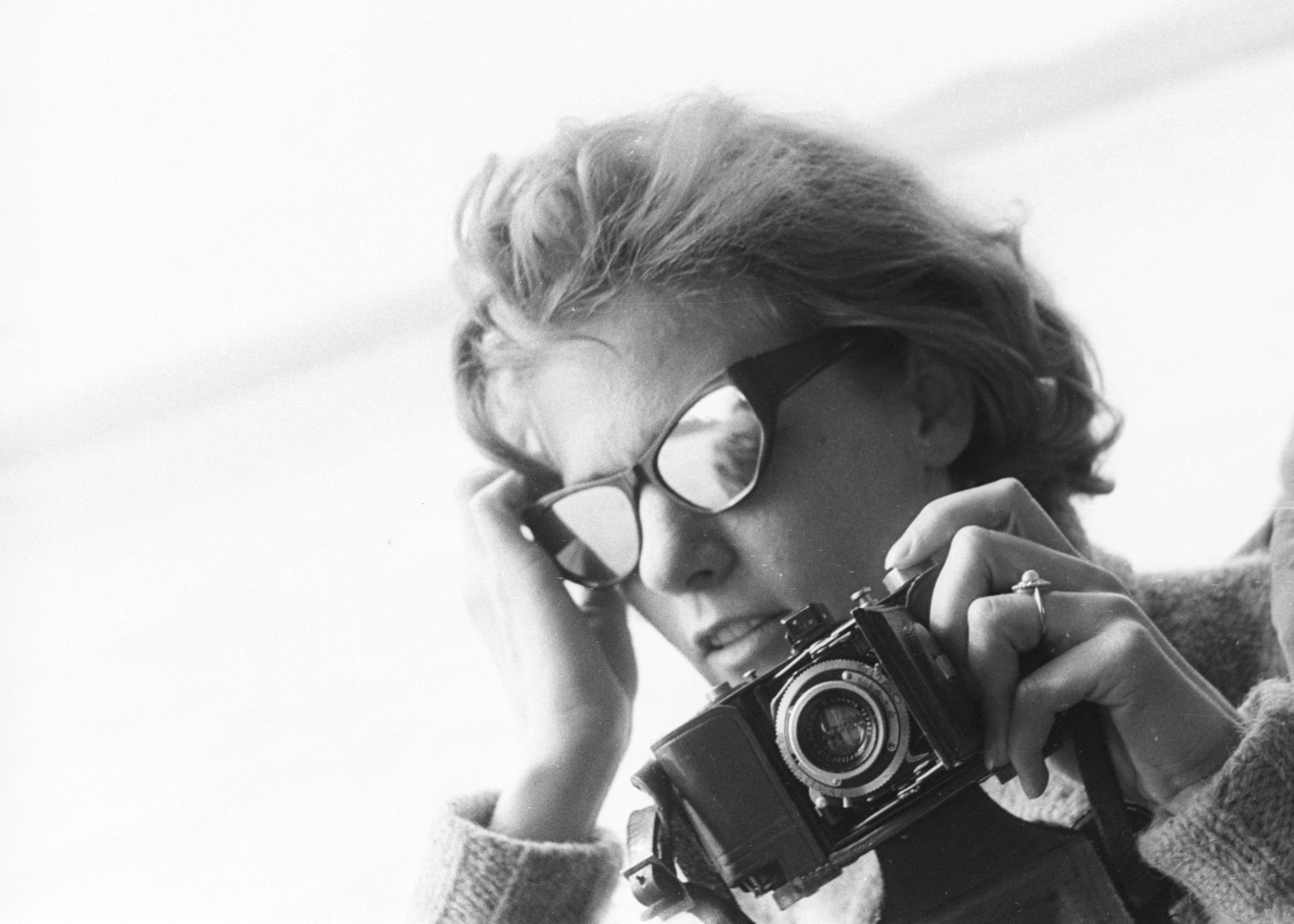 Hungary,Lake Balaton, 1966, Mészáros Zoltán, portrait, shades, camera, photography, Belca-brand, Fortepan #46560