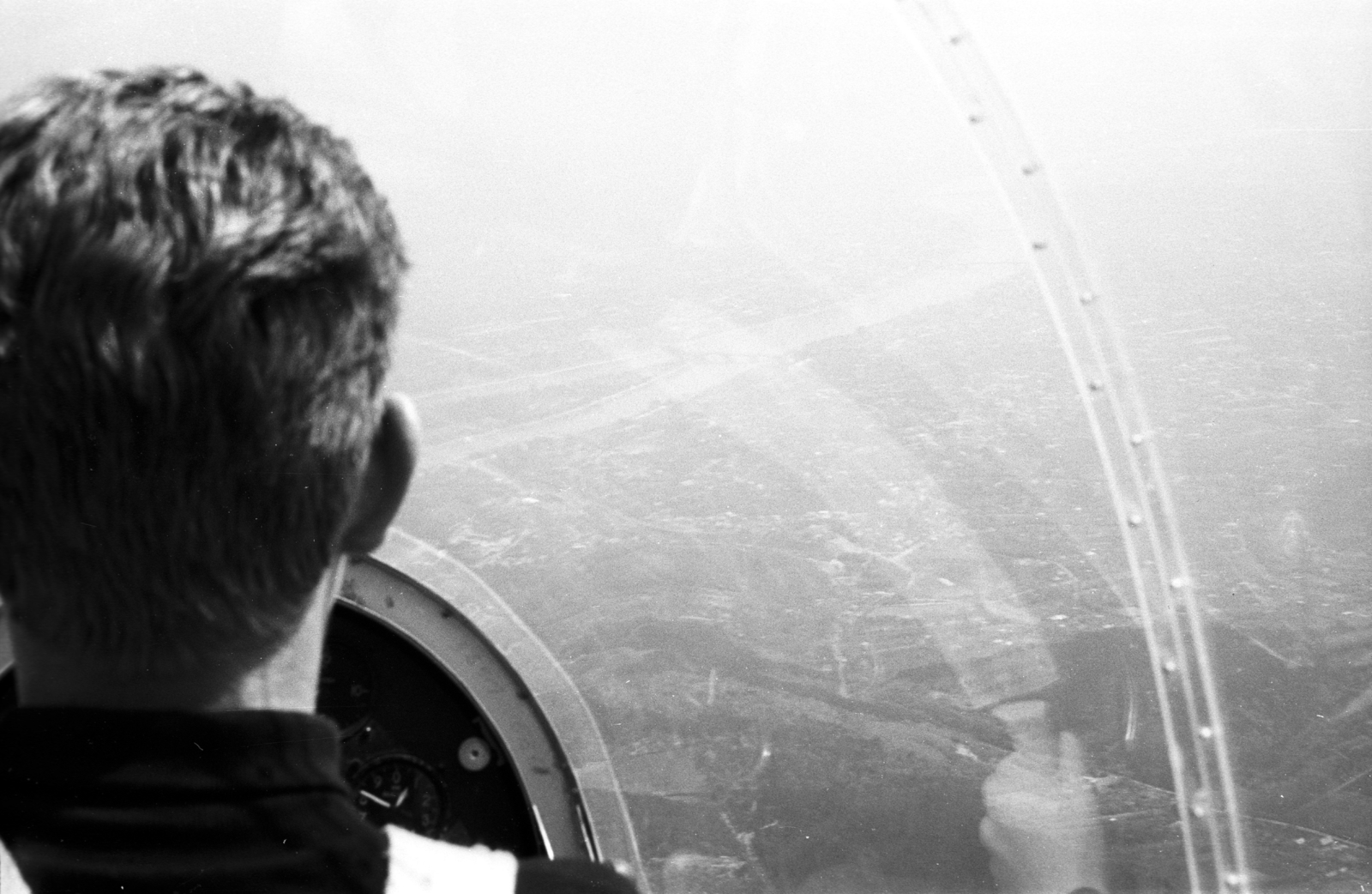 Hungary, Budapest, a Margit-sziget és a Duna egy Rubik R-26S Góbé vitorlázó repülőgép fedélzetéről nézve., 1967, Mészáros Zoltán, aerial photo, Fortepan #46641