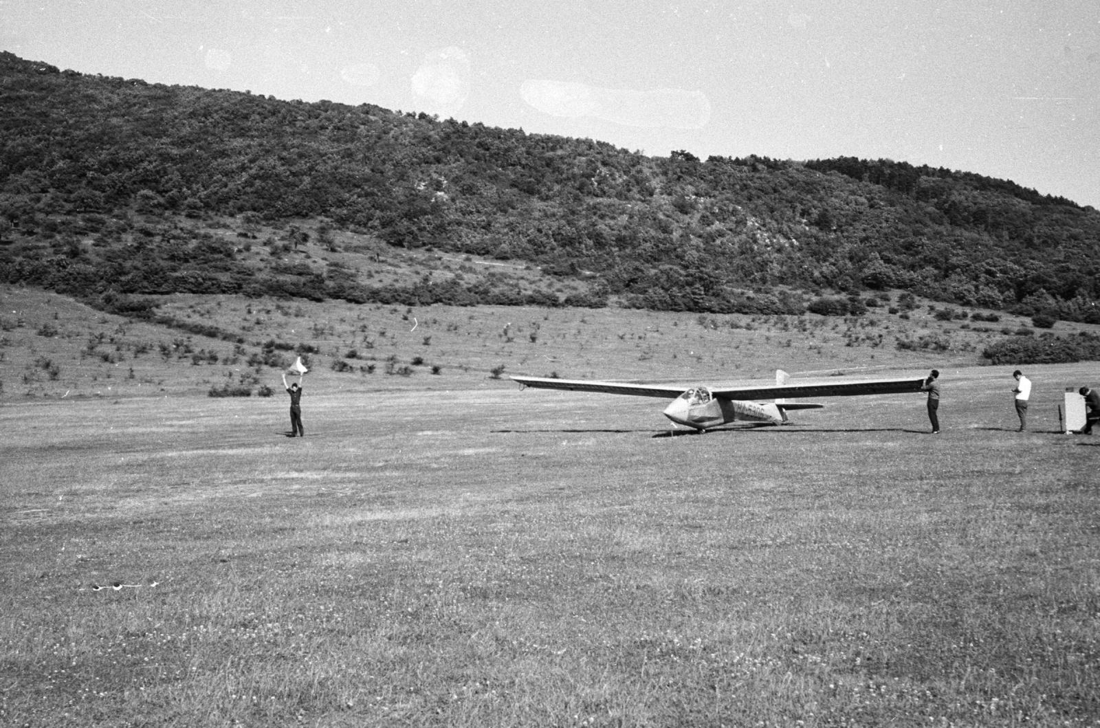 Hungary, Hármashatárhegy Airport, Budapest II., Rubik R-26S Góbé vitorlázó repülőgép, háttérben az Újlaki-hegy., 1967, Mészáros Zoltán, Budapest, Fortepan #46650