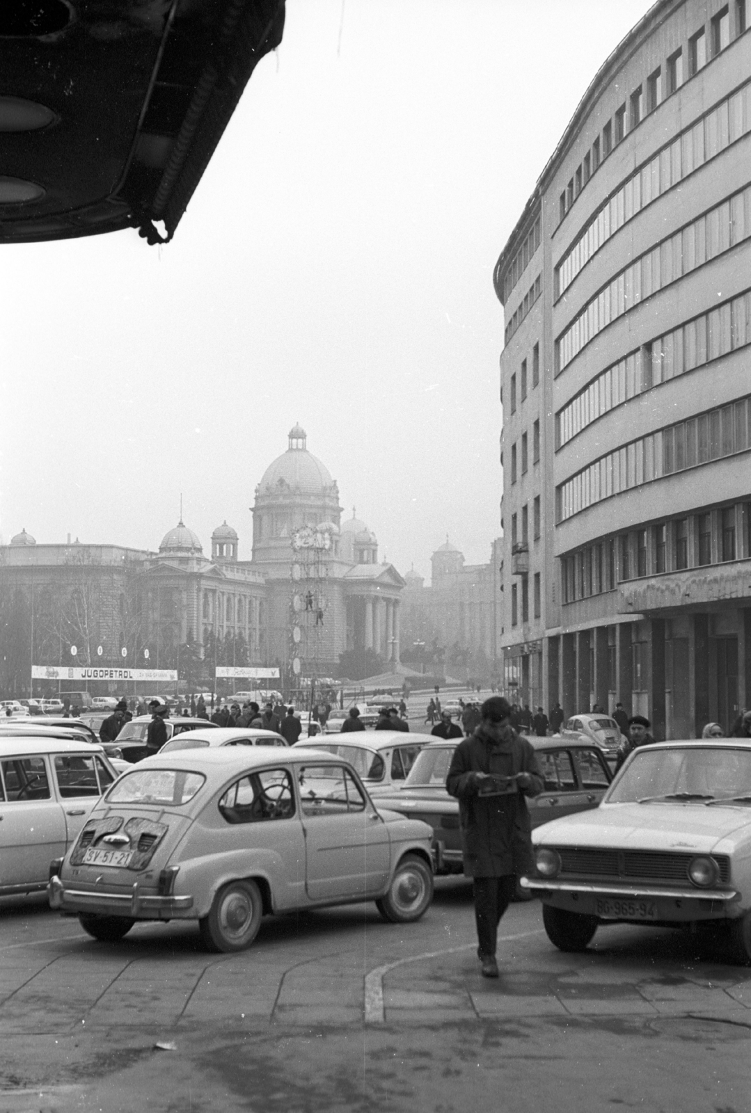 Serbia, Belgrade, Nikola Pašić (Marks i Engels) tér, háttérben a Szerb Nemzetgyűlés épülete., 1968, Mészáros Zoltán, Yugoslavia, parliament, Neo-Baroque-style, Jovan Ilkić-design, Konstantin Jovanović-design, Fortepan #46677