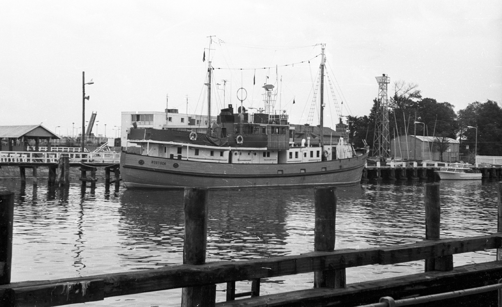 Németország, Warnemünde, Rostock, az Alter Strom kikötő., 1970, Mészáros Zoltán, hajó, NDK, Rostock-hajó, Fortepan #46714