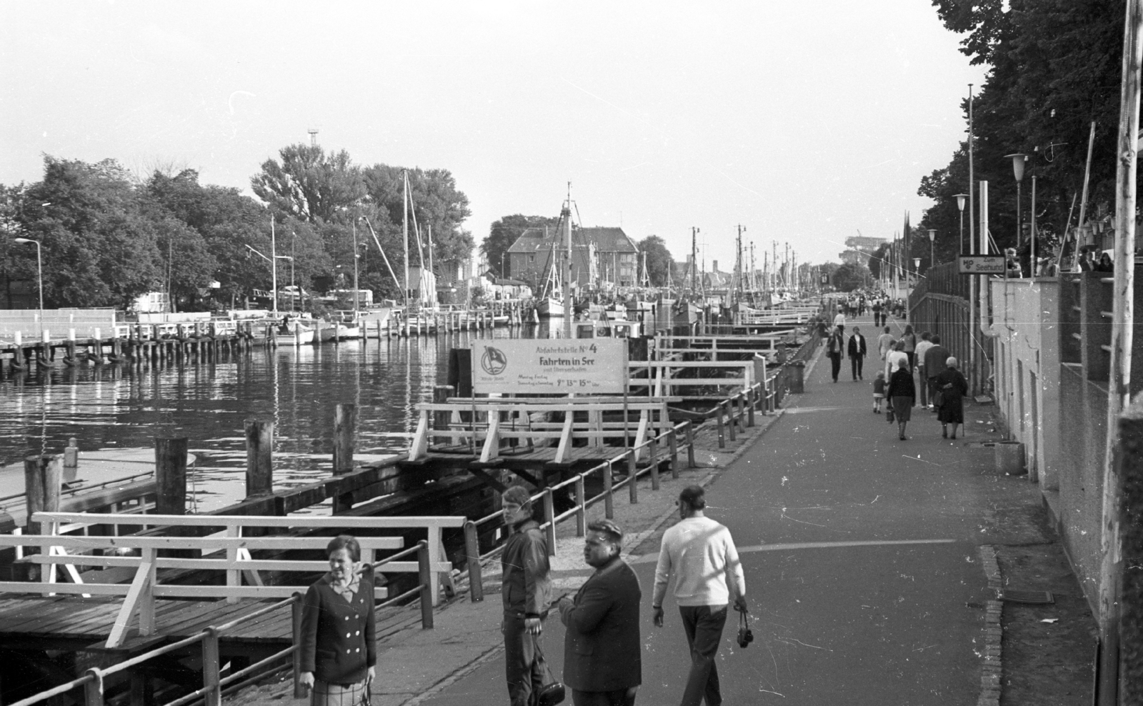 Németország, Warnemünde, Rostock, az Alter Strom kikötő., 1970, Mészáros Zoltán, NDK, Fortepan #46718