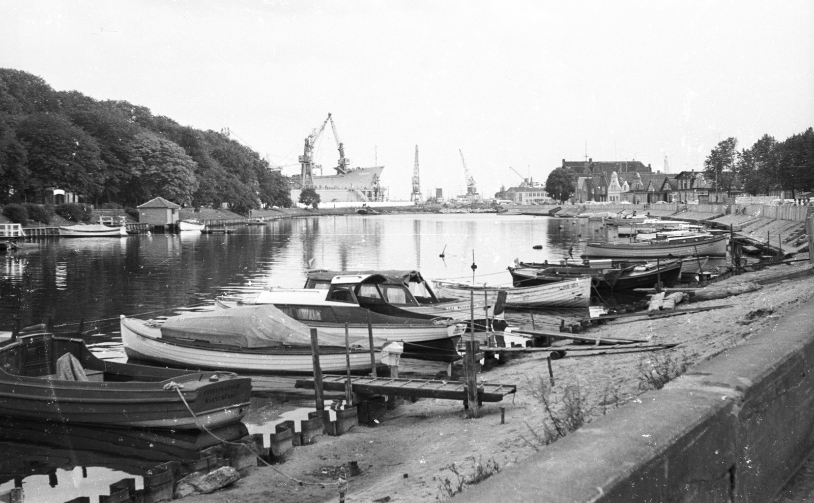 Németország, Warnemünde, Rostock, az Alter Strom kikötő., 1970, Mészáros Zoltán, hajó, csónak, NDK, vízpart, Fortepan #46719