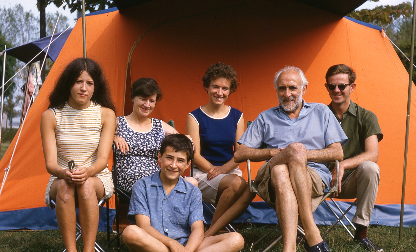 1966, Gwen Jones, colorful, family, smile, tent, shades, camping, camping furniture, Fortepan #46900