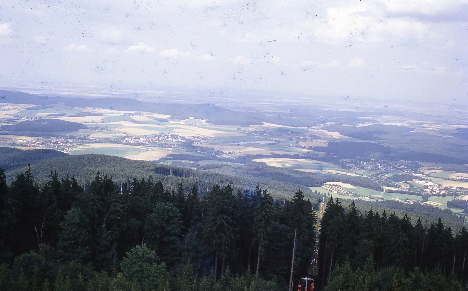 Czech Republik, Holubov, drótkötélpálya a Klet'-hegyre., 1966, Gwen Jones, Czechoslovakia, woods, colorful, landscape, picture, pine forest, cableway, Fortepan #46913