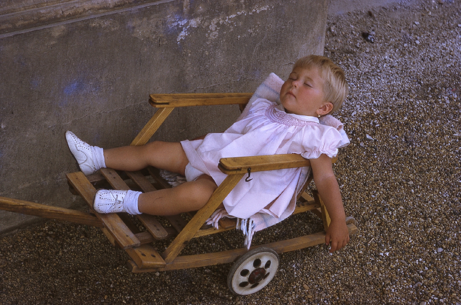 1968, Gwen Jones, colorful, baby carriage, girl, dream, Fortepan #46917