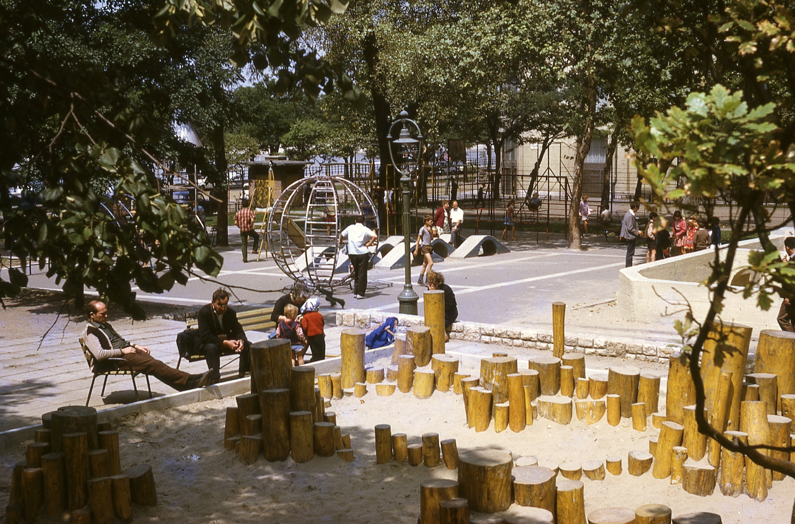 Hungary, Budapest XIII., Jászai Mari tér., 1968, Gwen Jones, playground, colorful, monkey bar, lamp post, sandpit, bench, Budapest, Fortepan #46924