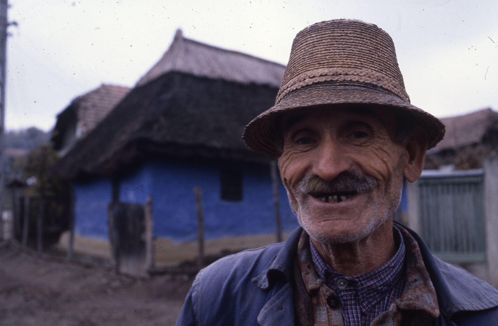 Romania,Transylvania, Sic, 1989, Urbán Tamás, hat, colorful, smile, moustache, old person, Fortepan #46948
