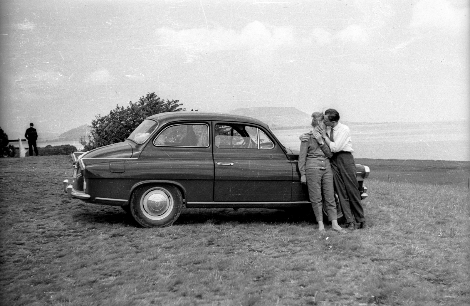 Magyarország, Balatongyörök, Szépkilátó, (a márka Skoda Octavia Super)., 1965, Fortepan, csehszlovák gyártmány, Skoda-márka, látkép, csók, automobil, Skoda Octavia, Fortepan #4698