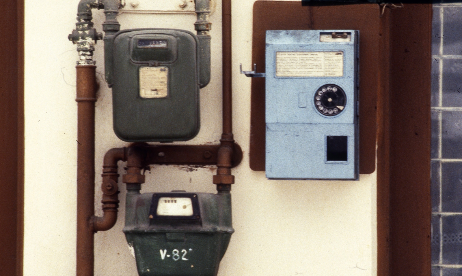 Romania, 1986, Urbán Tamás, colorful, telephone, gas meter, Fortepan #46984