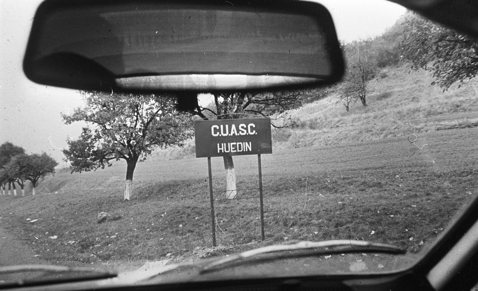Romania,Transylvania, Huedin, 1986, Urbán Tamás, automobile, windshield wiper, place-name signs, rear-view mirror, vehicle interior, Fortepan #46989