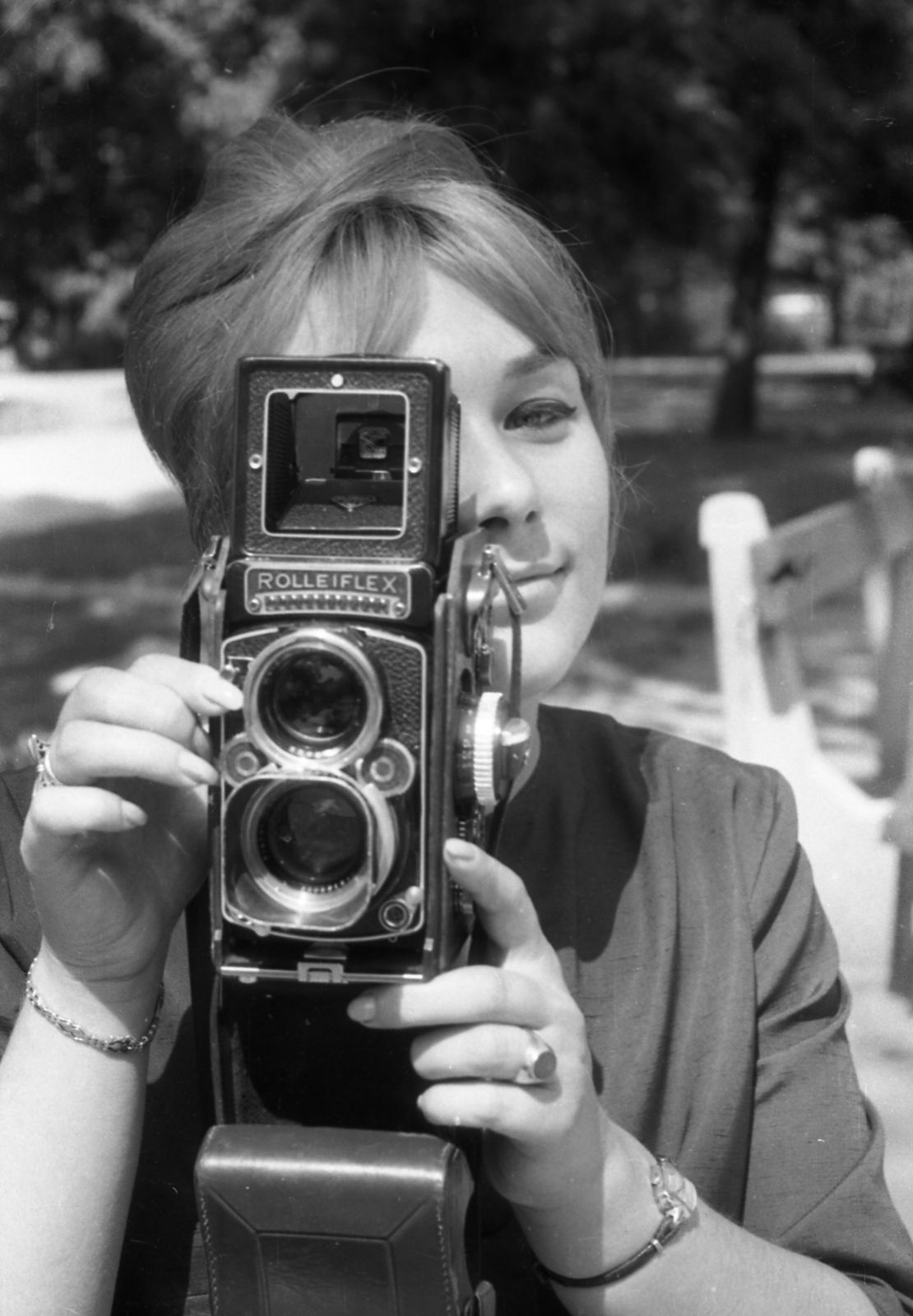 Hungary, 1967, Urbán Tamás, portrait, camera, photography, Rollei Rolleiflex, Fortepan #47118