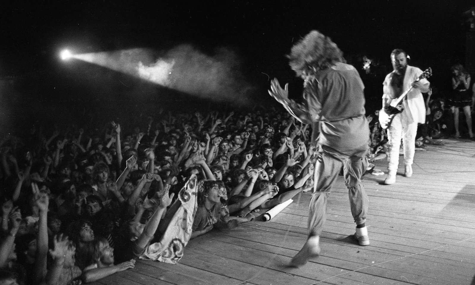 Hungary, Miskolc, Népkerti pálya, Jubileumi Rockfesztivál, Kóbor János, Molnár György, Omega együttes., 1983, Urbán Tamás, musical instrument, beat era, audience, stage, guitar, rock festival, Fortepan #47124