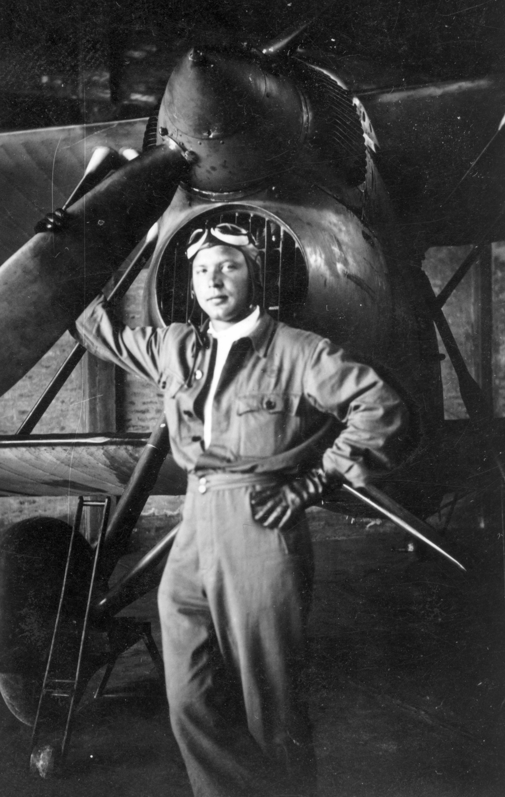 Fiat CR-32 vadászrepülőgép., 1937, Vargha Zsuzsa, pilot, airplane, military, fighter plane, Fiat-brand, Italian brand, Royal Hungarian Air Force, leather cap, Fortepan #47226