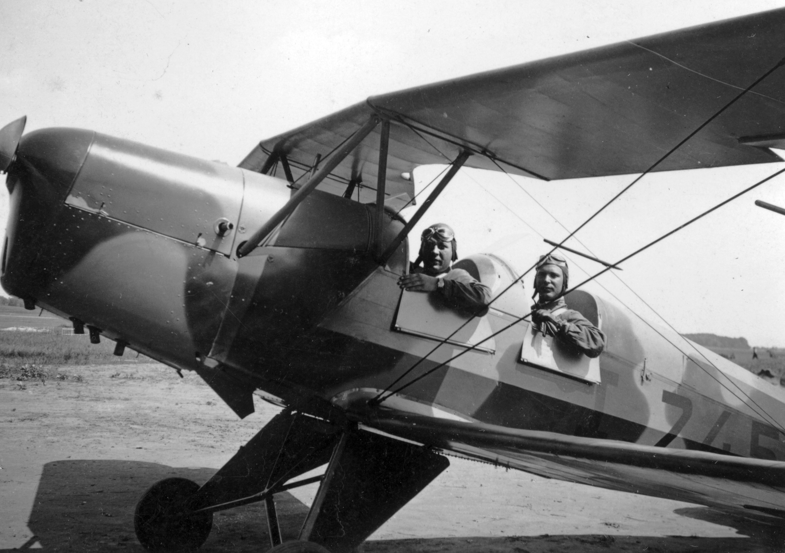 Hungary, Bücker Bü 131 "Jungmann" repülőgép, magyar neve "Csíz"., 1940, Vargha Zsuzsa, Gerrman brand, pilot, airplane, military, Royal Hungarian Air Force, Bücker-brand, biplane, Fortepan #47230