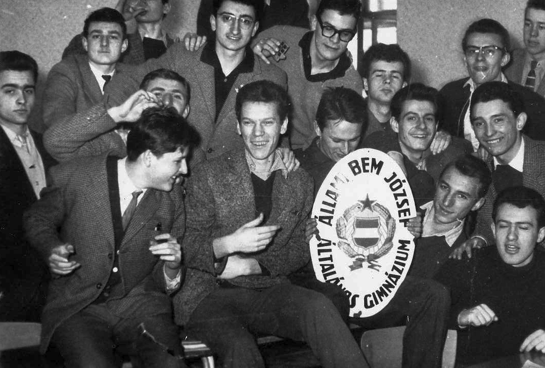 1961, Párdányi Miklós, class photo, high school, enamel sign, national emblem, Fortepan #47401