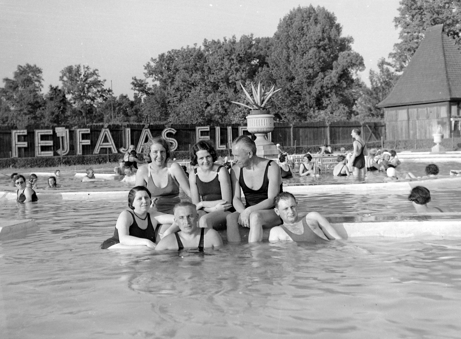 Hungary, Margit Islands, Budapest, Palatinus Strandfürdő., 1930, Fortepan, ad, medicine production, Fortepan #4774