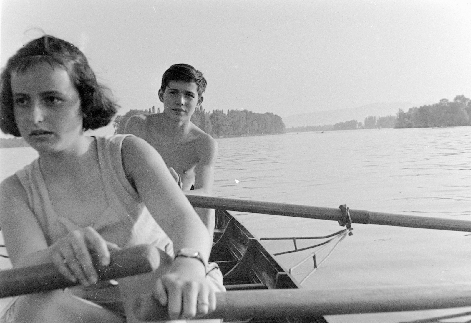 Hungary, Szentendrei-Duna, az evezősök mögött a Lupa-sziget., 1956, Fortepan, boating, paddling, Fortepan #4868