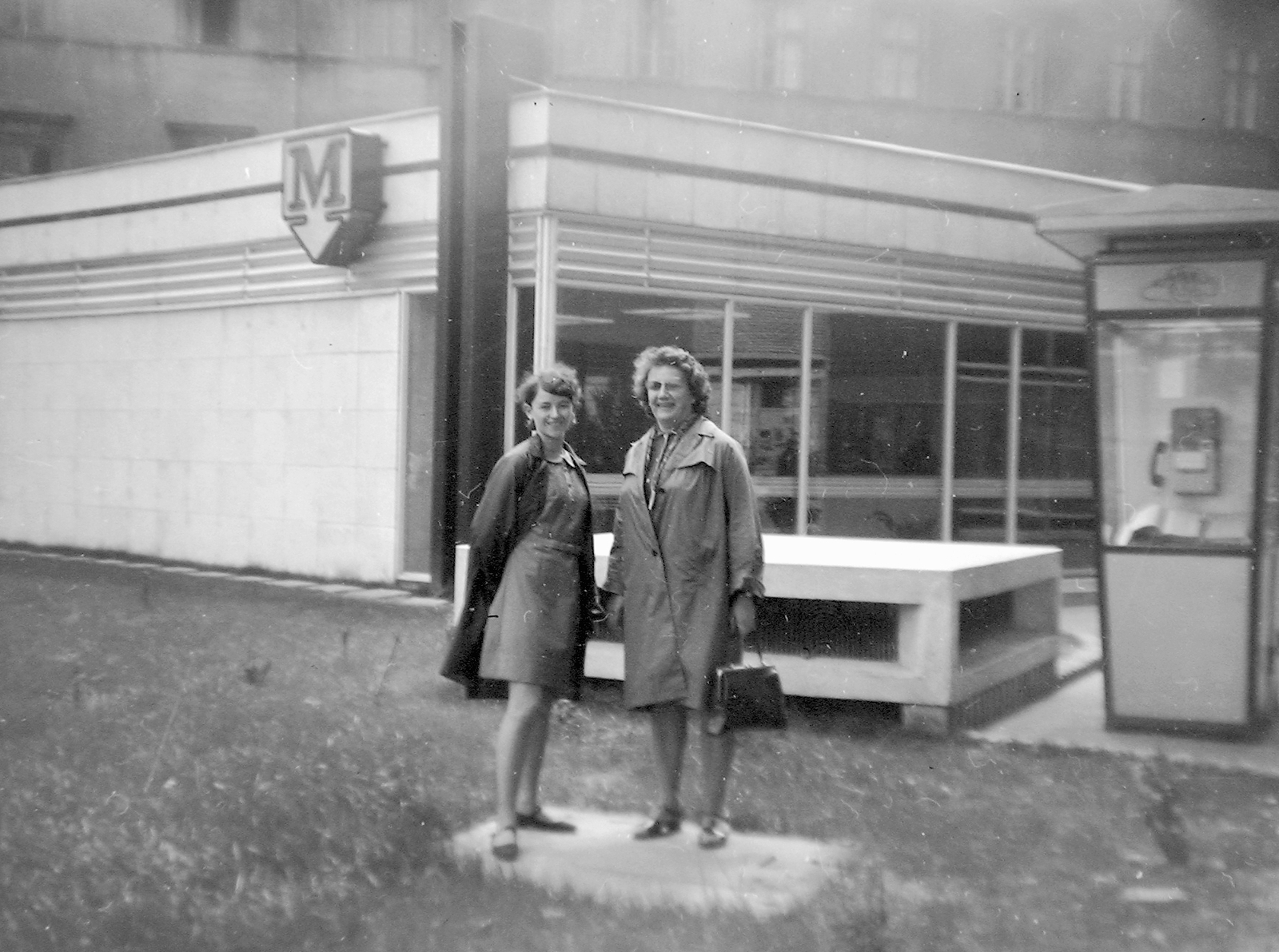 Hungary, Budapest V., Deák Ferenc tér, a metróállomás csarnoka., 1971, Fortepan, street furniture, phone booth, subway station, Budapest, Fortepan #4967