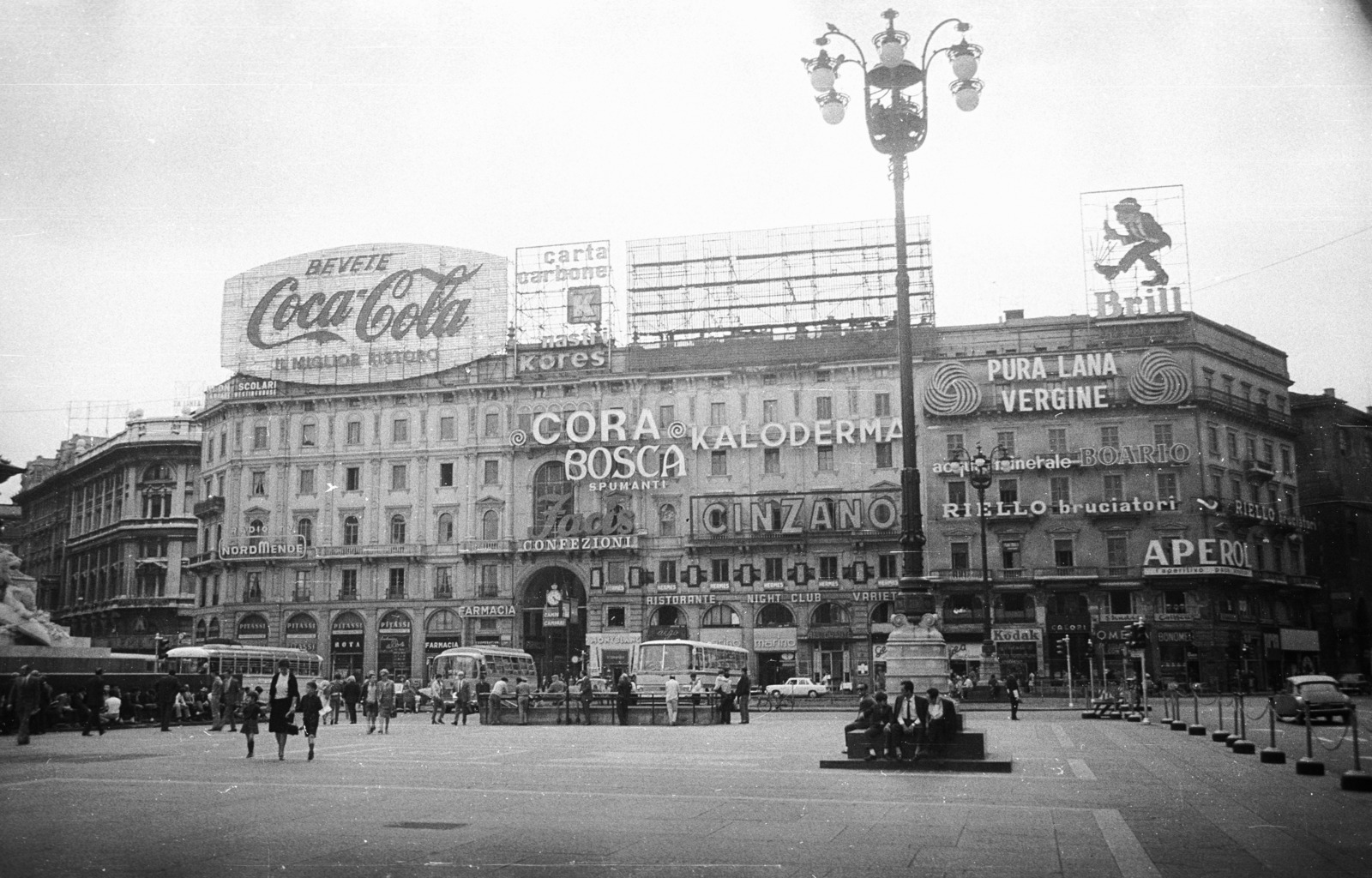 Italy, Milan, Dóm tér (Piazza del Duomo)., 1969, Nagy Gyula, Fortepan #50067