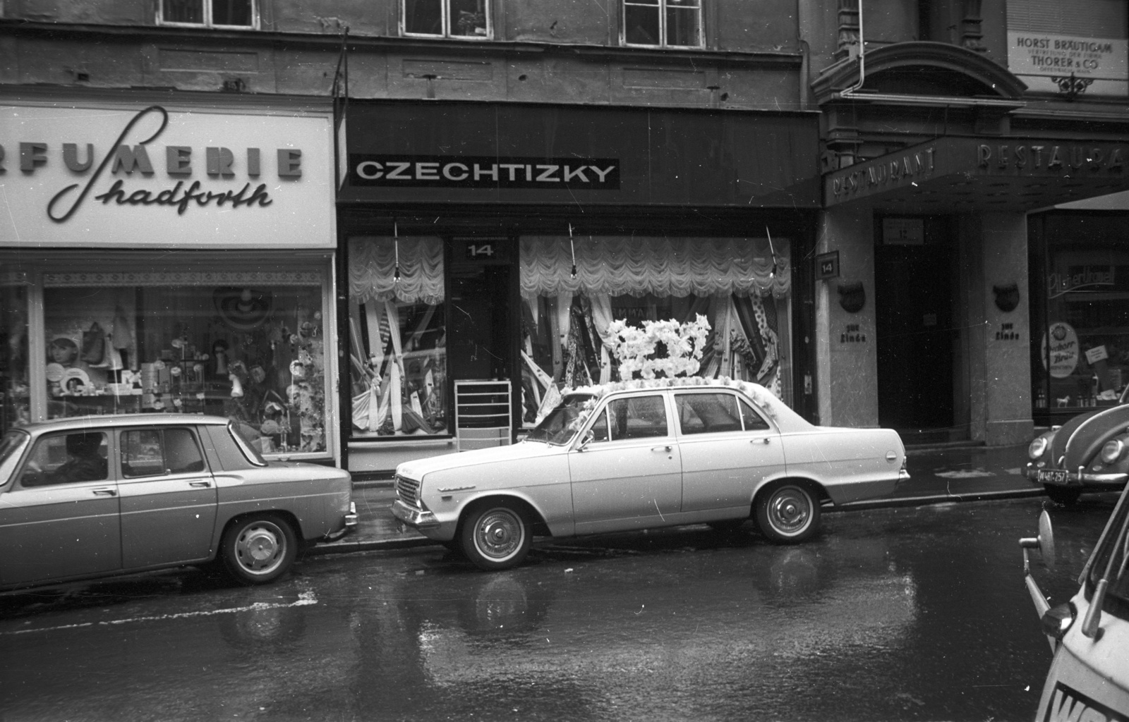 Austria, Vienna, Rotenturmstrasse 14. és 12., 1969, Nagy Gyula, street view, Volkswagen-brand, automobile, Volkswagen Beetle, Fortepan #50077