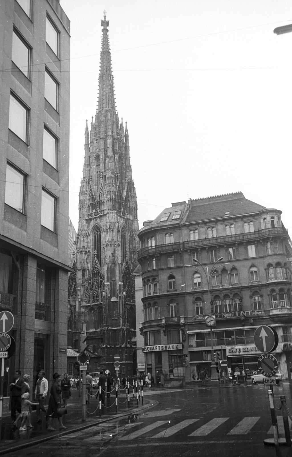 Austria, Vienna, Graben, szemben a Stephansdom / Szent István-székesegyház., 1969, Nagy Gyula, Fortepan #50083