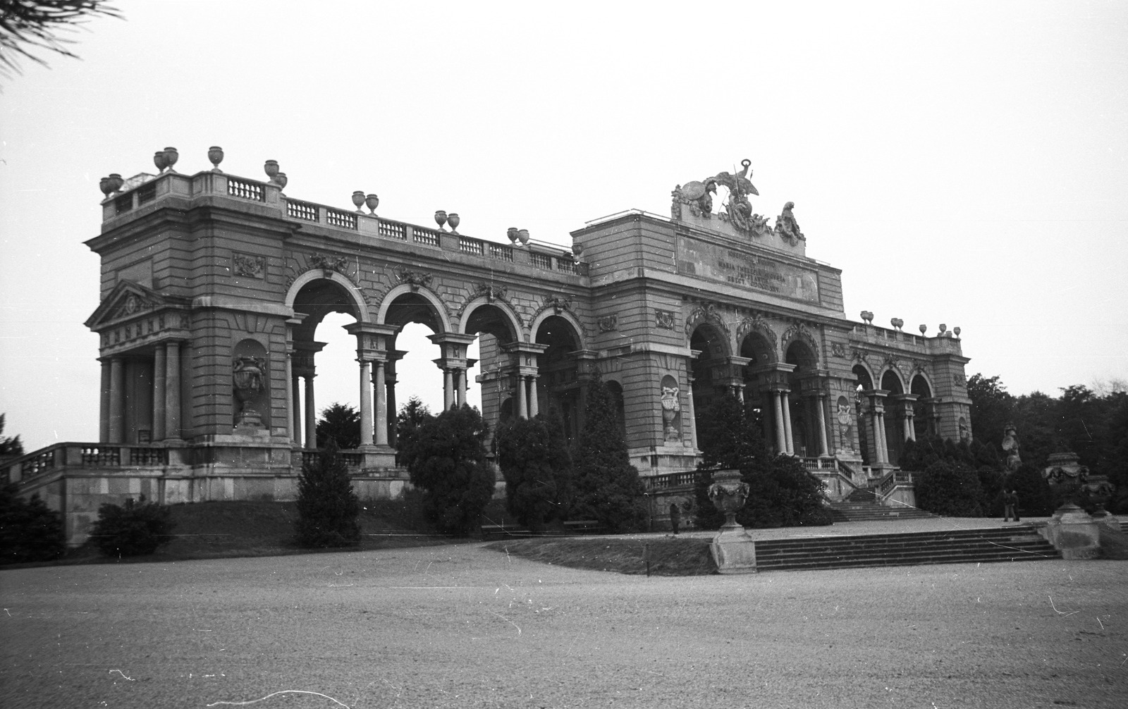 Austria, Vienna, Gloriette a Schönbrunni kastély parkjában., 1969, Nagy Gyula, gloriette, Johann Ferdinand Hetzendorf von Hohenberg-design, Fortepan #50093