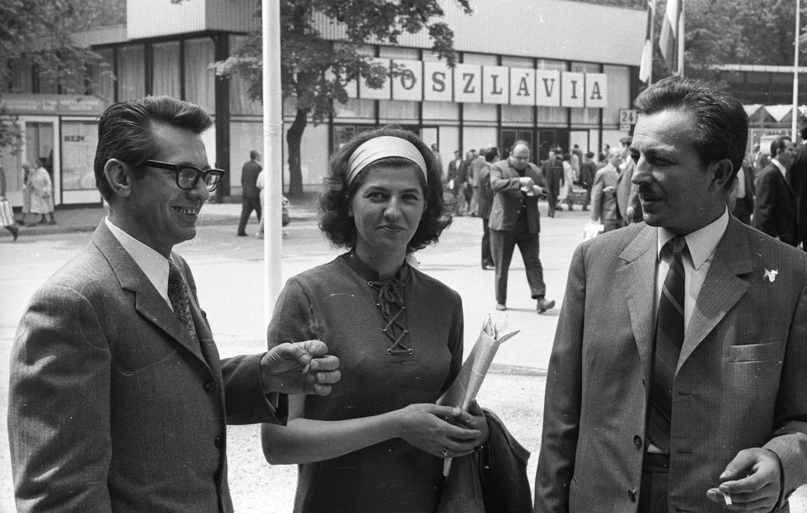 Hungary, Budapest XIV., háttérben Jugoszlávia pavilonja., 1972, Nagy Gyula, portrait, glasses, international fair, Budapest, Fortepan #50147