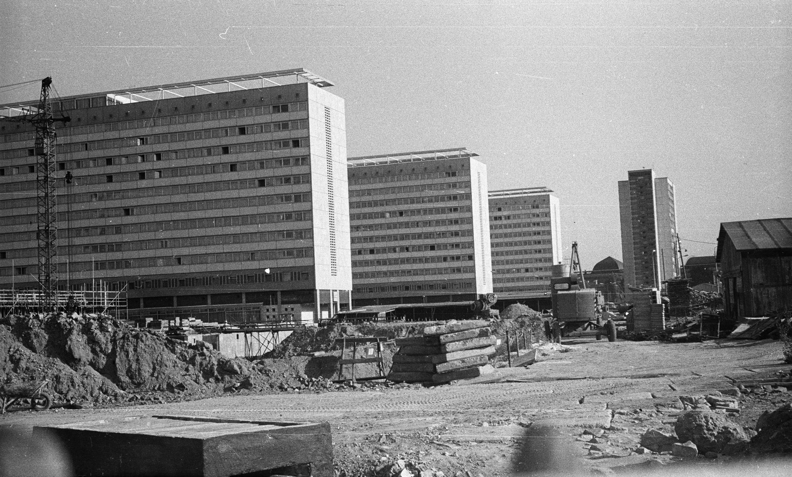Germany, Dresden, a Prager Strasse szállodasora észak felé nézve., 1970, Nagy Gyula, construction, GDR, Fortepan #50172