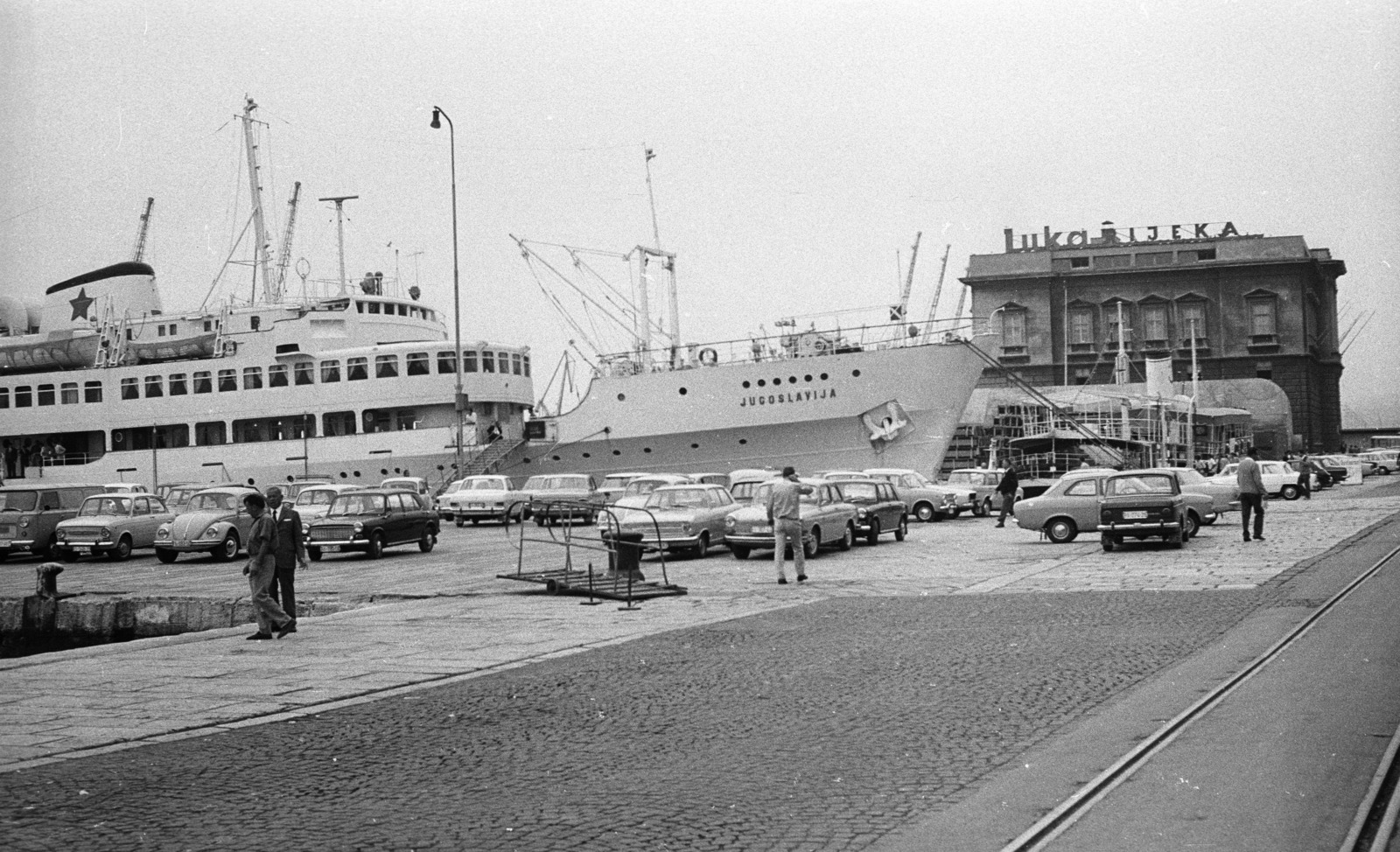 Croatia,Adriatic Sea, Rijeka, kikötő, Riva (egykor Szapáry rakpart)., 1971, Nagy Gyula, Yugoslavia, ship, Volkswagen-brand, port, wharf, automobile, Yugoslavia-ship, Fortepan #50224